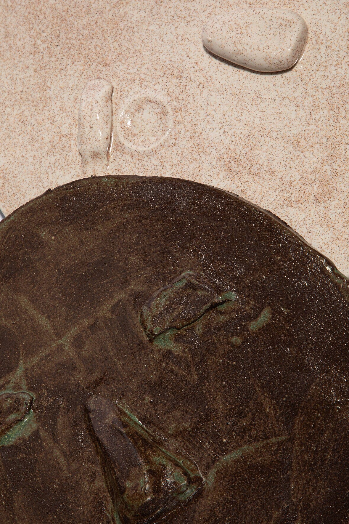 STAUD Home Eva Ceramic Faces White And Matcha Brown Glaze